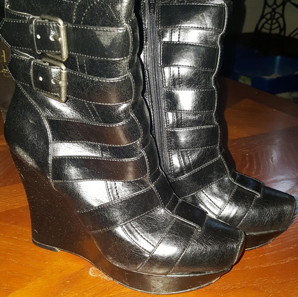 Alice and Olivia boots